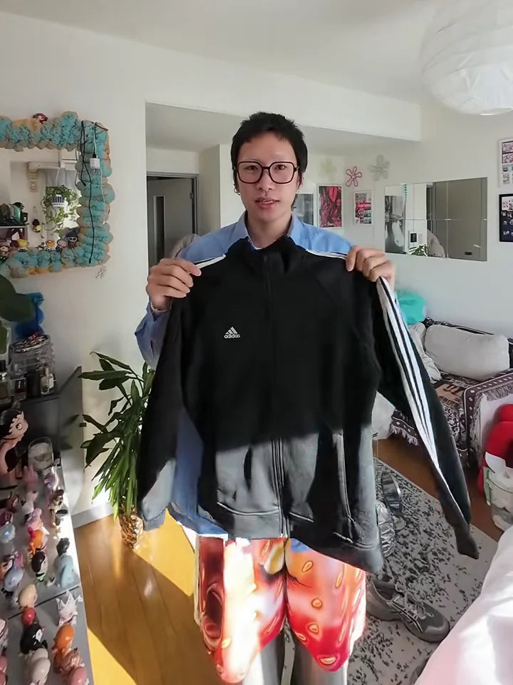 OFHUNGER US styled look shared on TikTok by @yumakardasian